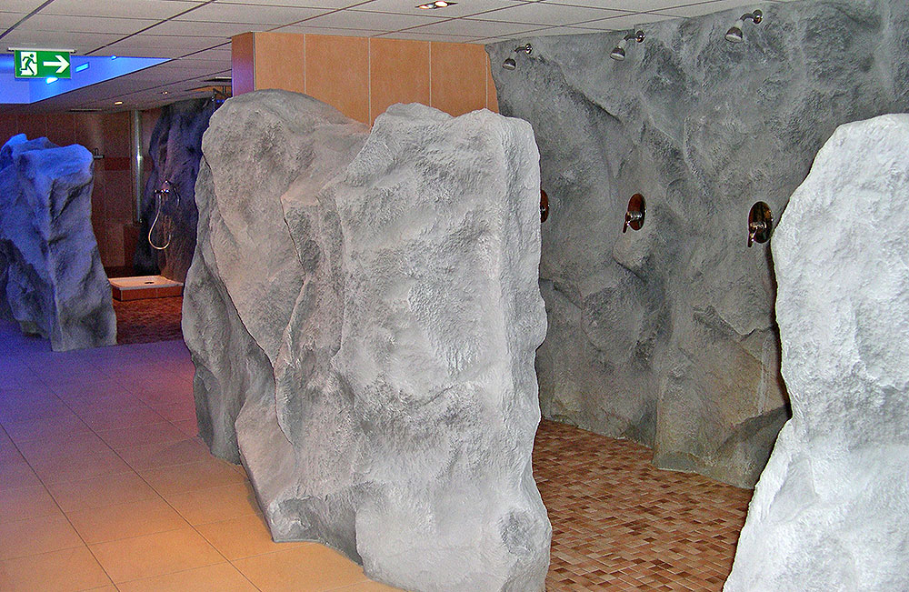 kunstfelsen-saunaanlage-steigenberger-hotel In der Saunaanlage im Steigenberger Hotel wurden die Wände und Raumteiler als Kunstfelsen aus Glasfaserbeton gestaltet.